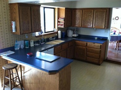 337 Country Aire Dr, Grants Pass, OR 97526 - photo 2