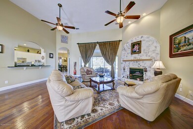Living Room & Hardwood Floors