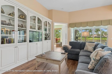 07_2596IrmaLakeDr_165_LivingRoom_Small