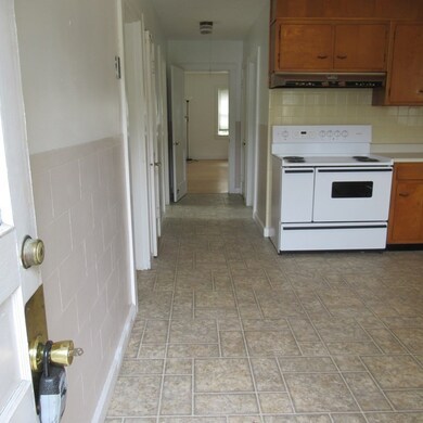 1349 Mammoth Rd, Dracut, MA 01826 - photo 3