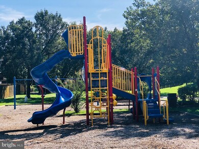 14052 Chestnut Ct, Laurel, MD 20707 - photo 2