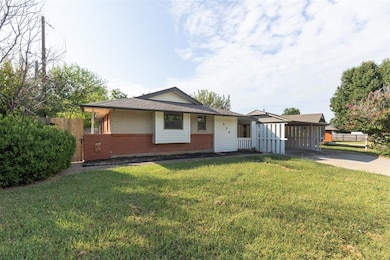 938 NW 5th St, Moore, OK 73160 - photo 4