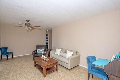 006_Living Room