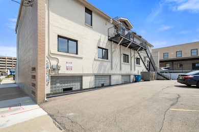 137 N Park St, Kalamazoo, MI 49007 - photo 3