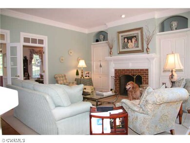 Den/Family/Great Room - Family room features built