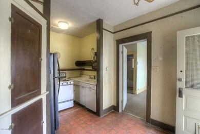 SOUTH UNIT KITCHEN