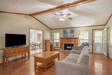 1104 Hemphill Ct, Cleburne, TX 76033 - photo 2