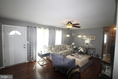 6426 Inlet St, New Carrollton, MD 20784 - photo 5