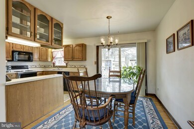 5907 Forest Ct, Sykesville, MD 21784 - photo 7