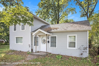 715 N Clinton Ave, Saint Johns, MI 48879 - photo 4