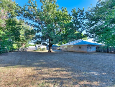 527 S Lewis Ln, Mustang, OK 73064 - photo 6