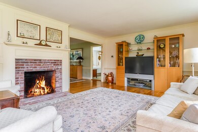 014-photo-living-room-8465795