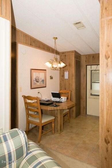 712 Bouganvilla - Breakfast Nook
