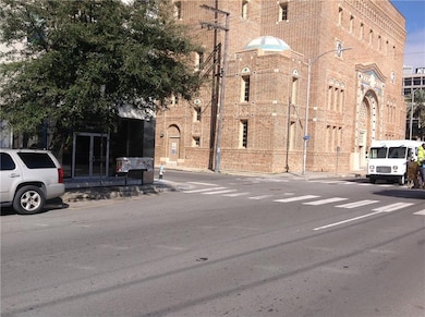 Church at the corner front I10