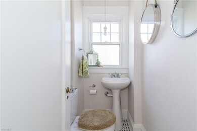 1562 Compton Rd, Cleveland, OH 44118 - photo 7