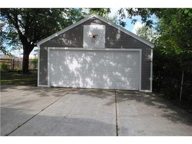 Parking Lot/Garage