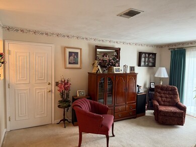 176 Maple Ave unit 2-38, Rutland, MA 01543 - photo 5