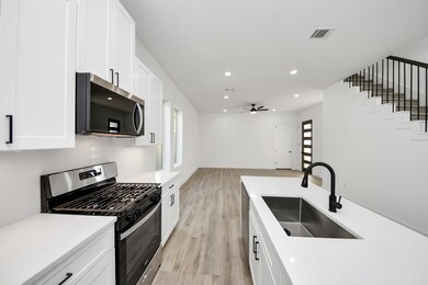 7935 Sunnyhill St, Houston, TX 77088 - photo 7