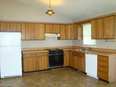 2108 Barclay Place, Randleman, NC 27317 - photo 5