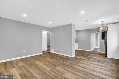 18 Compass Rd, Middle River, MD 21220 - photo 5