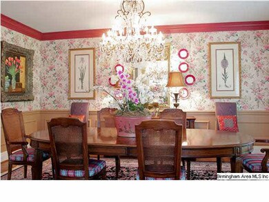 BANQUET SIZE DINING ROOM