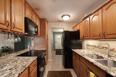 7436 Sandhurst Ln S, North Richland Hills, TX 76182 - photo 6