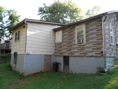 2210 Midway St, Johnson City, TN 37601 - photo 7