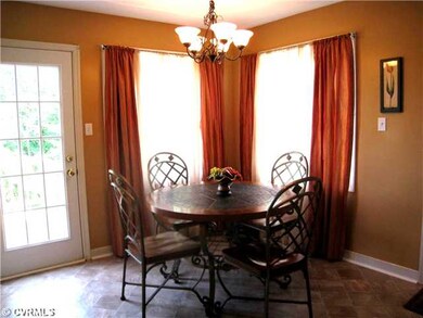 Kitchen - Kitchen Eat-In area.