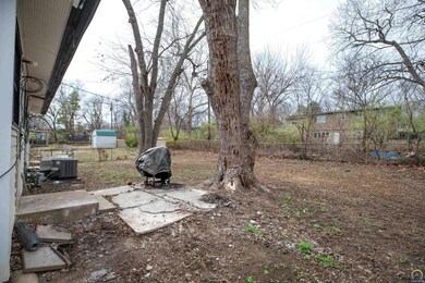 3419 SW Watson Ave, Topeka, KS 66614 - photo 2