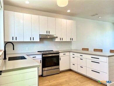 1903 Dutton Dr unit B, San Marcos, TX 78666 - photo 6