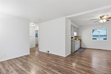 755 Scottwood St, Pontiac, MI 48340 - photo 4