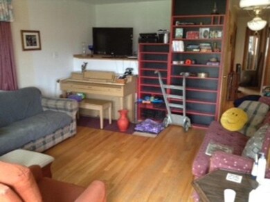 1026 E Front6