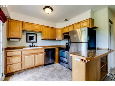 Kitchen-Breakfast Bar