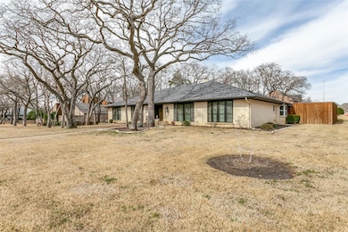 412 Briarcliff Ct, Colleyville, TX 76034 - photo 3