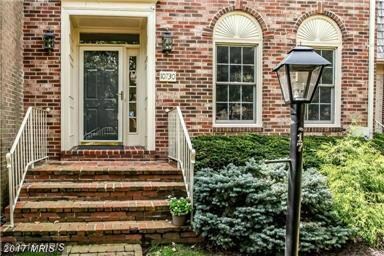 10730 Brewer House Rd, Rockville, MD 20852 - photo 2