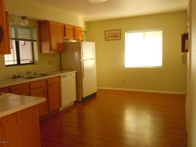Eat-In Kitchen