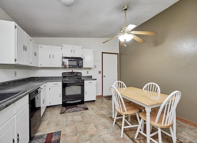 1317 Manuka Dr, O Fallon, MO 63366 - photo 6