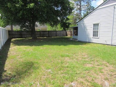 7838 Duckwood Ln, Jacksonville, FL 32210 - photo 3