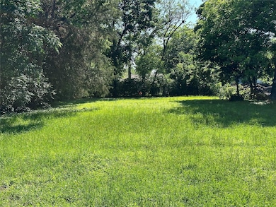 1107 N Walnut St, Cleburne, TX 76033 - photo 4