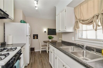 1241 E 33rd Ct, Des Moines, IA 50317 - photo 6