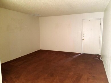 10701 Forest Ridge Ln unit B, El Paso, TX 79935 - photo 6