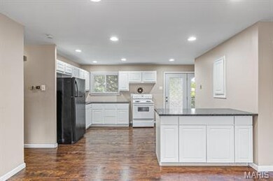 1040 Bluefield Dr, Florissant, MO 63033 - photo 5