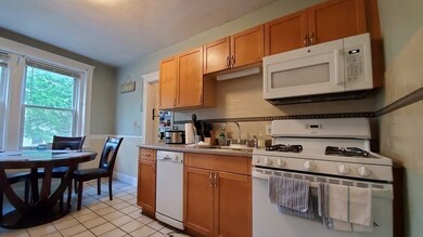 104 Toxteth St unit 2, Brookline, MA 02446 - photo 3