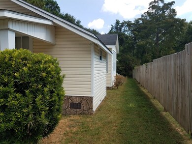 220 N Dewey Ave, Douglas, GA 31533 - photo 3