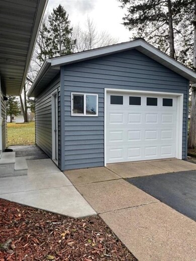 1305 E 10th St, Merrill, WI 54452 - photo 4