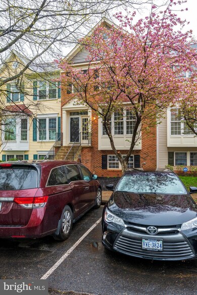 46729 Manchester Terrace, Sterling, VA 20165 - photo 2