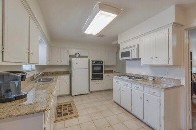 25615 Oakhurst Dr, Spring, TX 77386 - photo 7