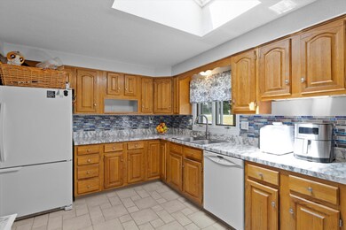 27 Pinewood Dr, MerriMacK, NH 03054 - photo 7