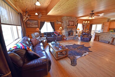 04 Living Room 3