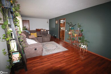 407 Linden Ave, Shenandoah, IA 51601 - photo 2